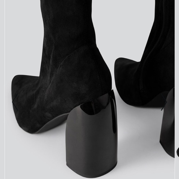 Tight Shaft Block Heel Black Booties - Picture 2 of 6